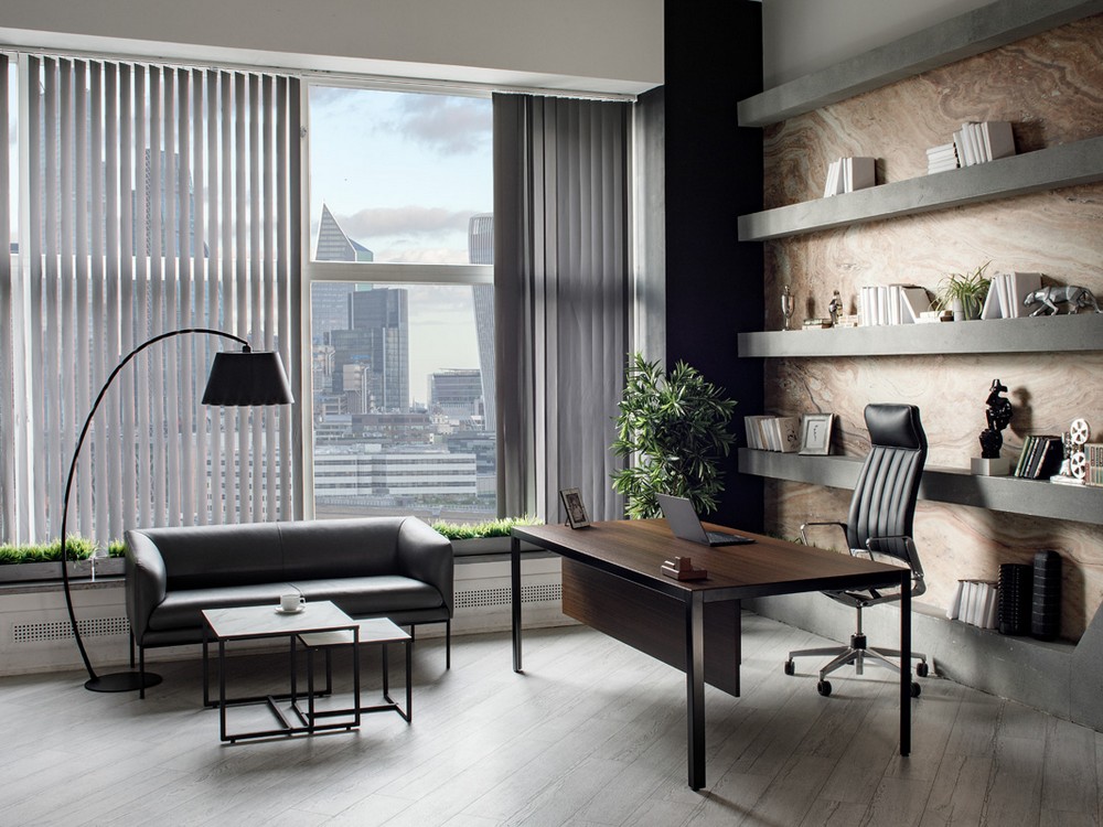 Кабинет для руководителя Enzo на черных опорах Кабинет для руководителя Enzo на черных опорах