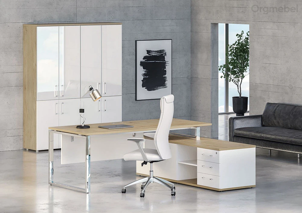 Стеклянный кабинет через год: царапины от использования, типичная проблема недорогих моделей